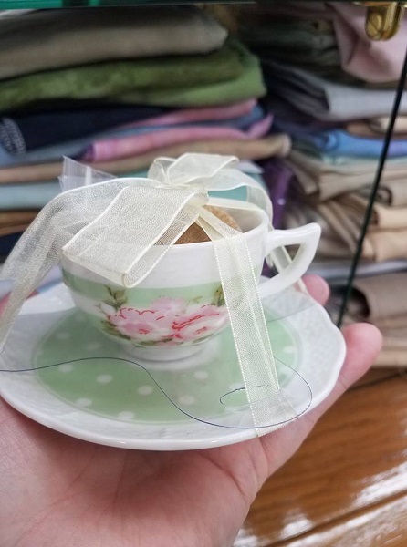 Teacup Pincushion & Needlebook (green)